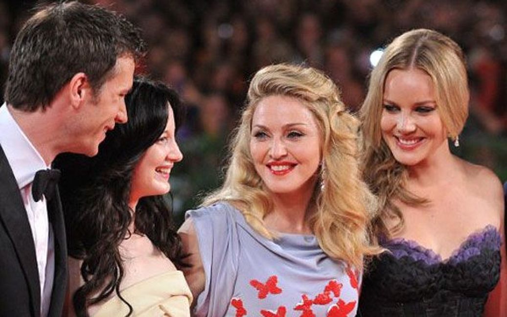 Поп-діва, співачка і режисер Мадонна привезла на 68-ий Венеціанський кінофестиваль свою нову стрічку під назвою "WE" / © AFP