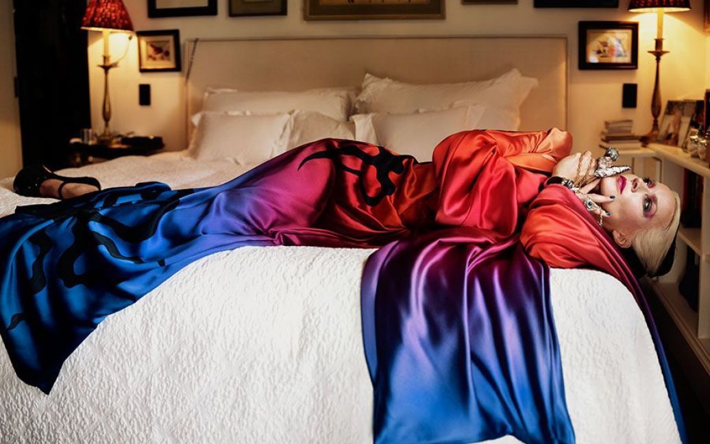 Спадкоємиця багатомільйонного статку Дафна Гіннес показала свою квартиру в Лондоні. / © Harper's Bazaar