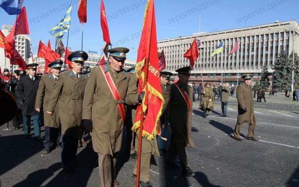 У Запоріжжі обласний комітет КПУ відкрив пам&#039;ятник Сталіну / © reporter.zp.ua