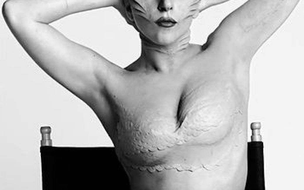 Епатажна співачка Lady Gaga постала у вигляді русалки для зйомок нового фешн-роліка. / © 