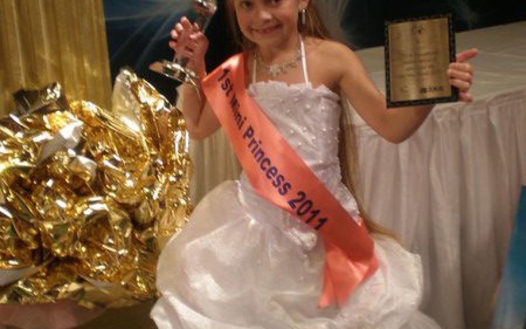 Маленька українка з Тернополя Яна Сорока виграла конкурс краси "Міні-міс Всесвіт". / © ua-reporter.com