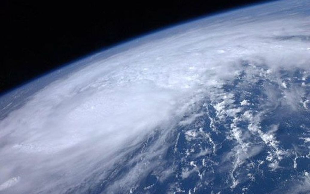 На США насувається ураган Айрін, який, на думку фахівців, стане найпотужнішим за останні 15 років. / © AFP