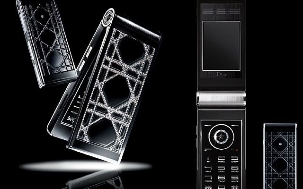 Black Diamond Phone Dior випущений три роки тому / © 