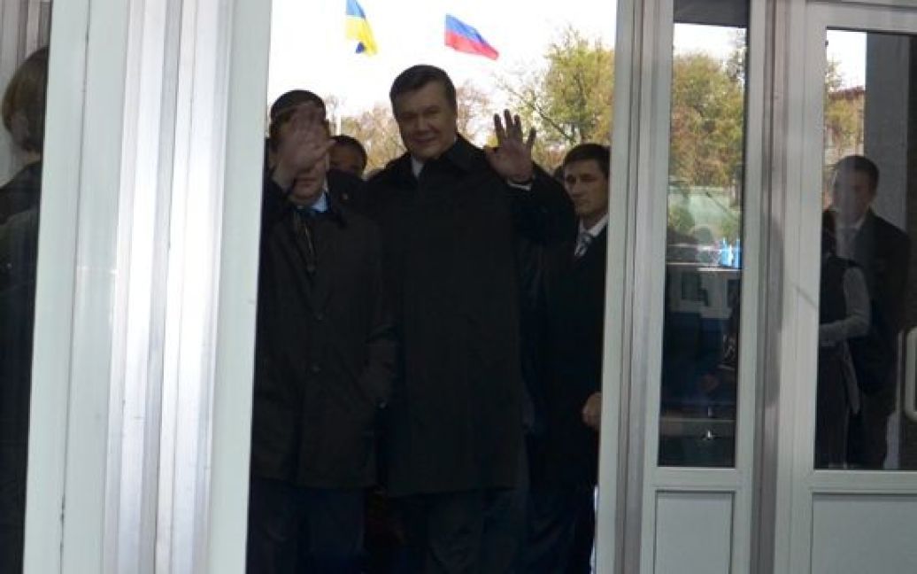 Віктор Янукович і Дмитро Медведєв прибули на форум / © Остров