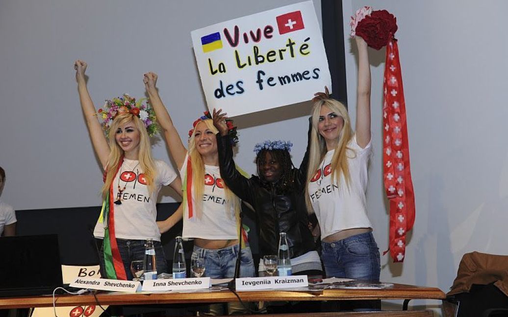 У FEMEN відтепер є послідовниці у Швейцарії / © femen.livejournal.com