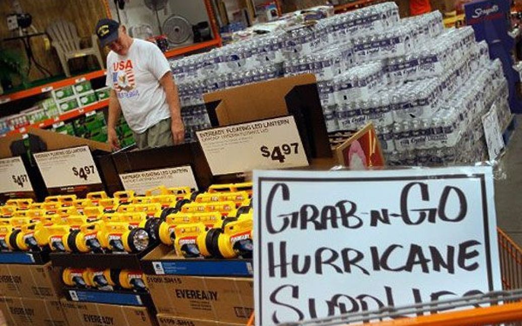 В зв&rsquo;язку з наближенням урагану в США почалася масова евакуація людей. / © AFP