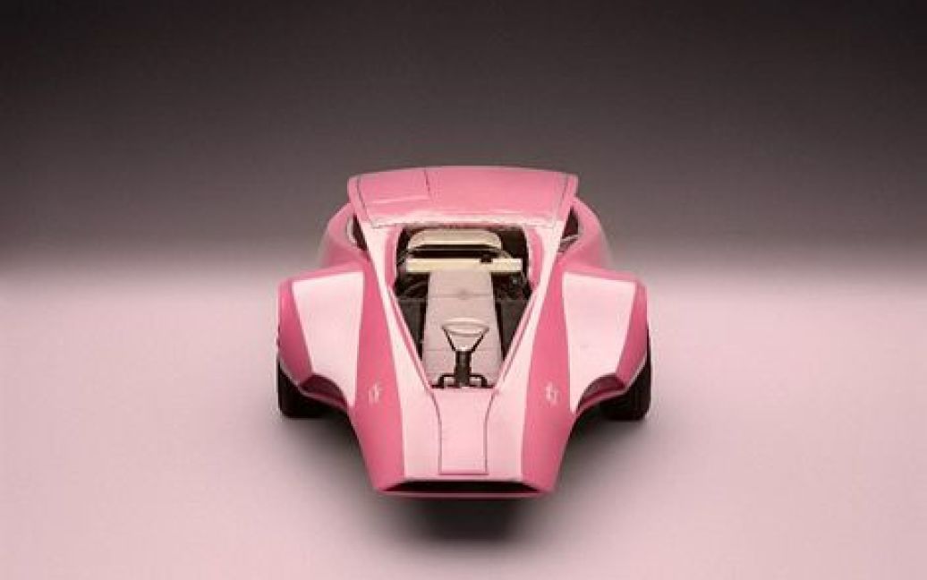 Автомобіль "Рожевої пантери" буде продано на аукціоні / © motor.ru