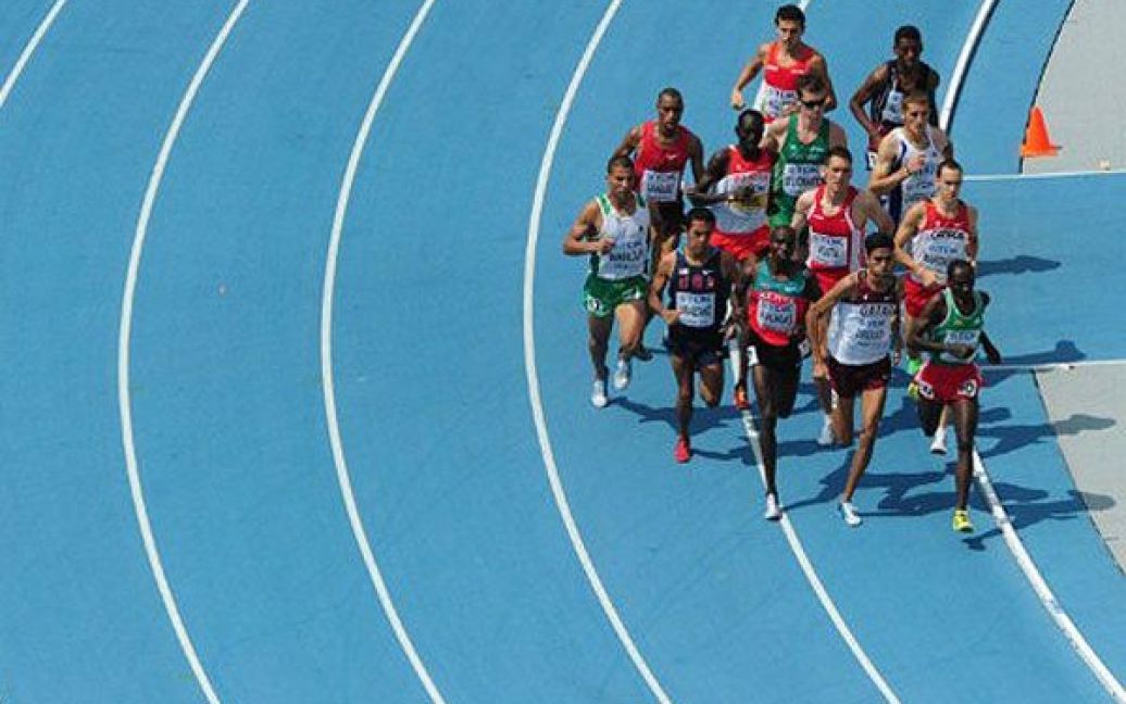 Республіка Корея, Тегу. Спортсмени змагаються під час забігу на дистанцію 1500 м на чемпіонаті світу з легкої атлетики ІААФ в Тегу. / © AFP