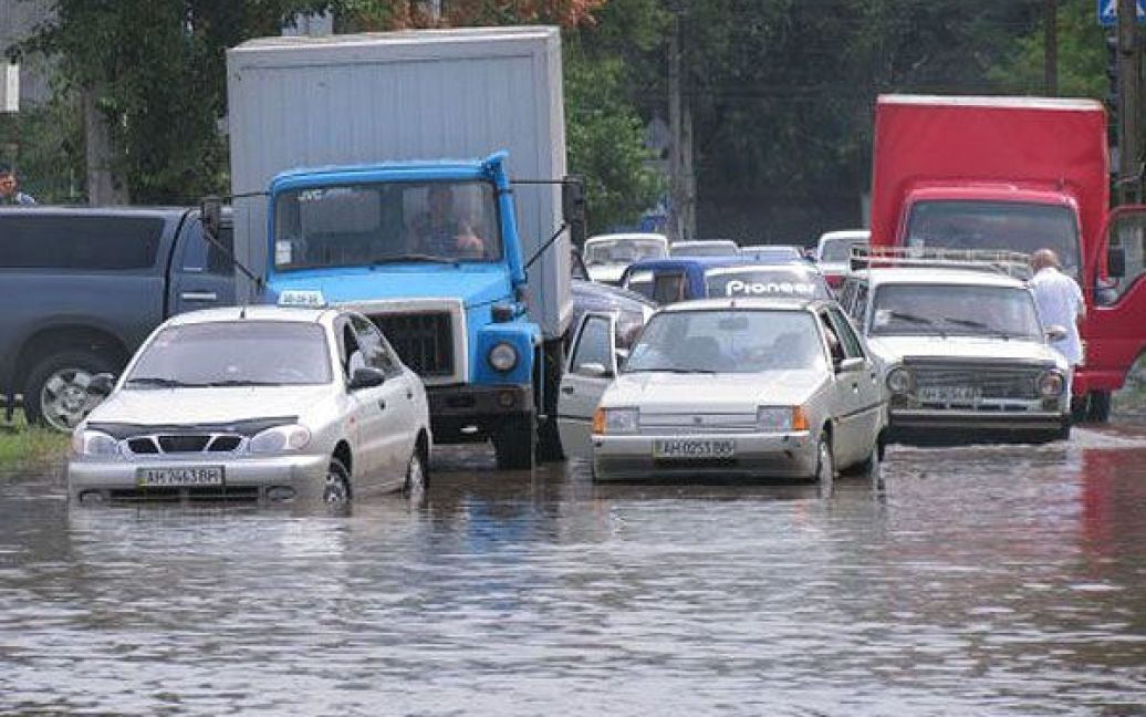Маріуполь потерпає від сильних злив та повені / © УНІАН