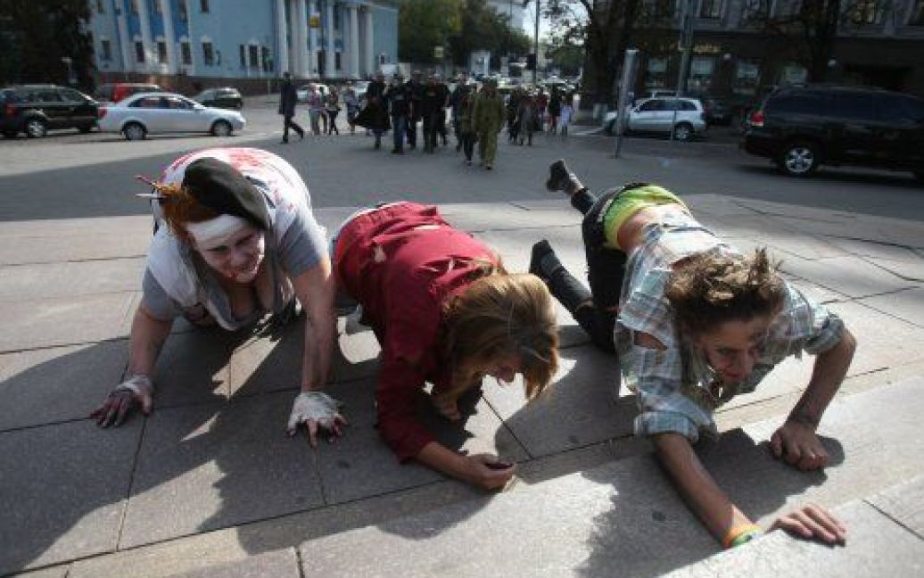В Києві провели перший парад зомбі / © УНІАН