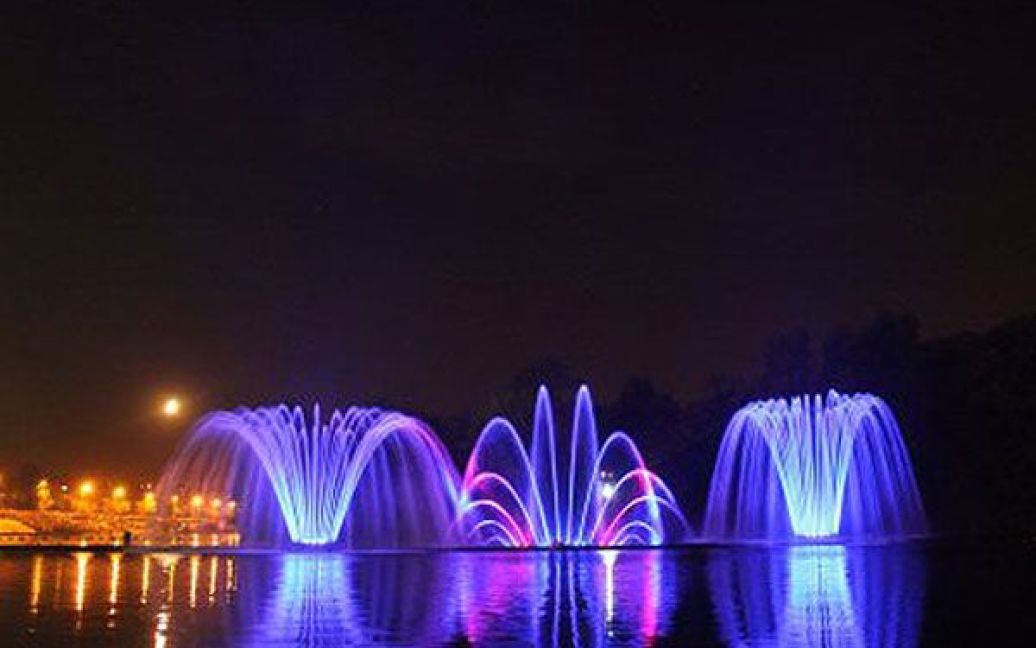 У Вінниці відкрили найбільший в Європі річковий фонтан висотою 60 метрів. / © УНІАН