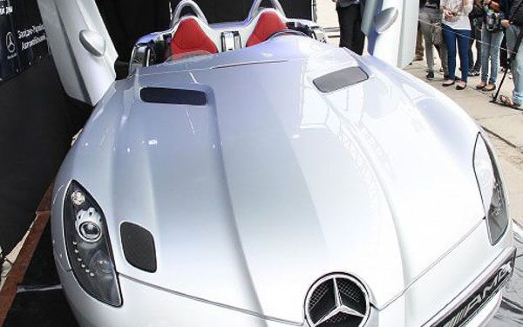 У Львові показали найдорожчий у світі автомобіль Mercedes-Benz SLR McLaren Stirling Moss / © УНІАН