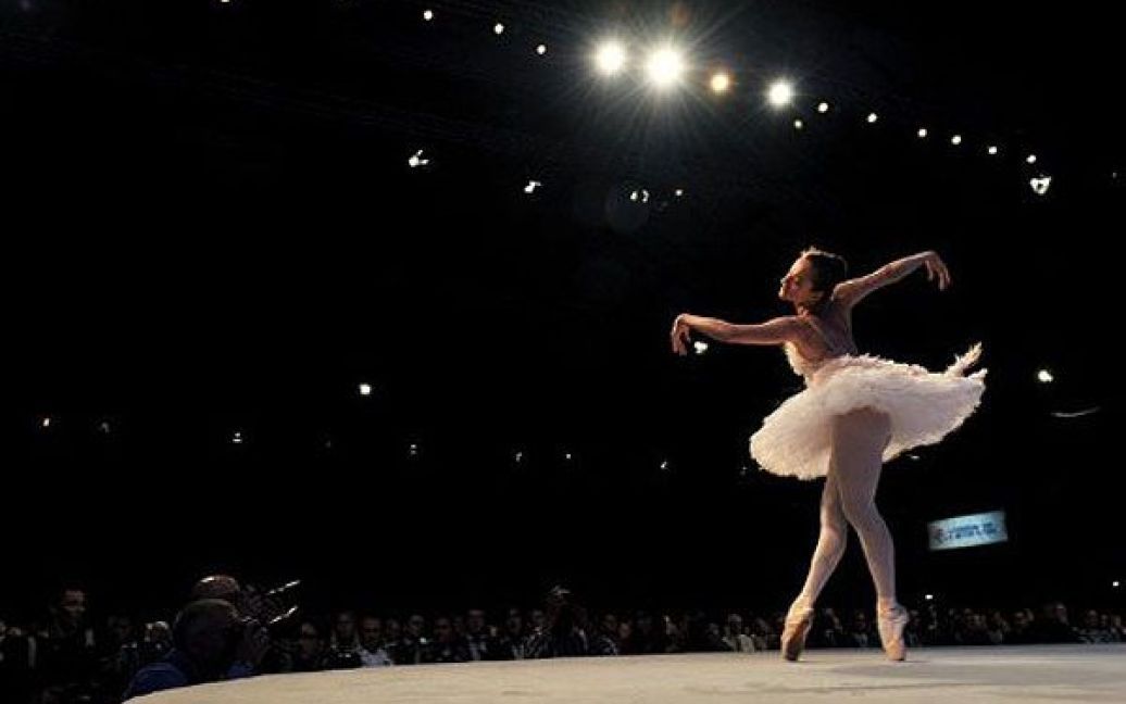 Великобританія, Манчестер. Балерина Олена Глурджидзе виступає на зборах консервативної партії в Манчестері. / © AFP