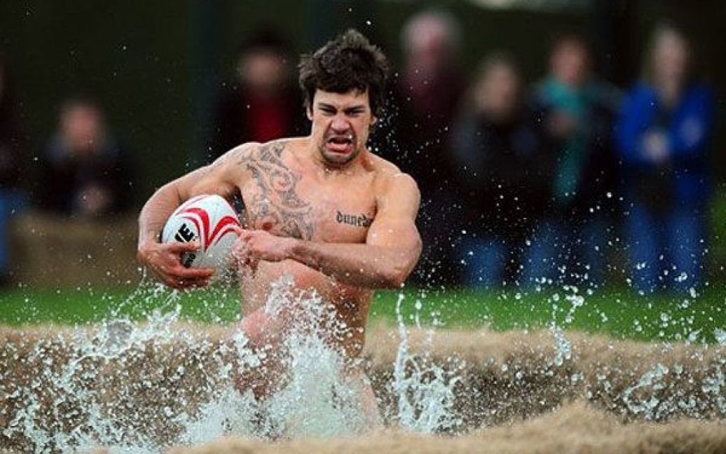У Новій Зеландії провели матч з "оголеного" регбі між "Nude Blacks" та "Romanian Vampires". / © AFP