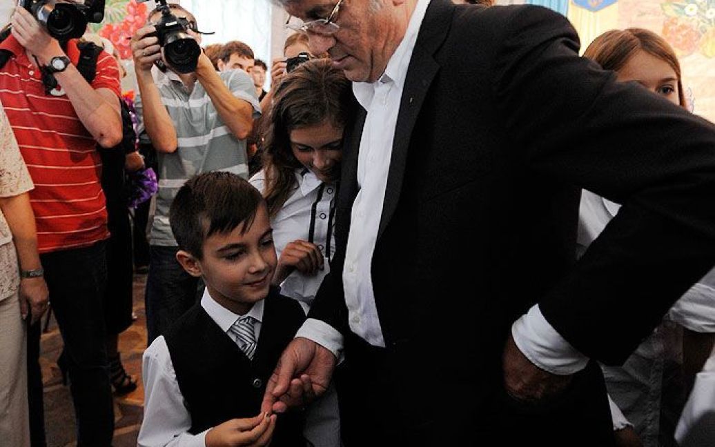 Віктор Ющенко з онуком Віктором / © Євген Малолєтка/ТСН.ua