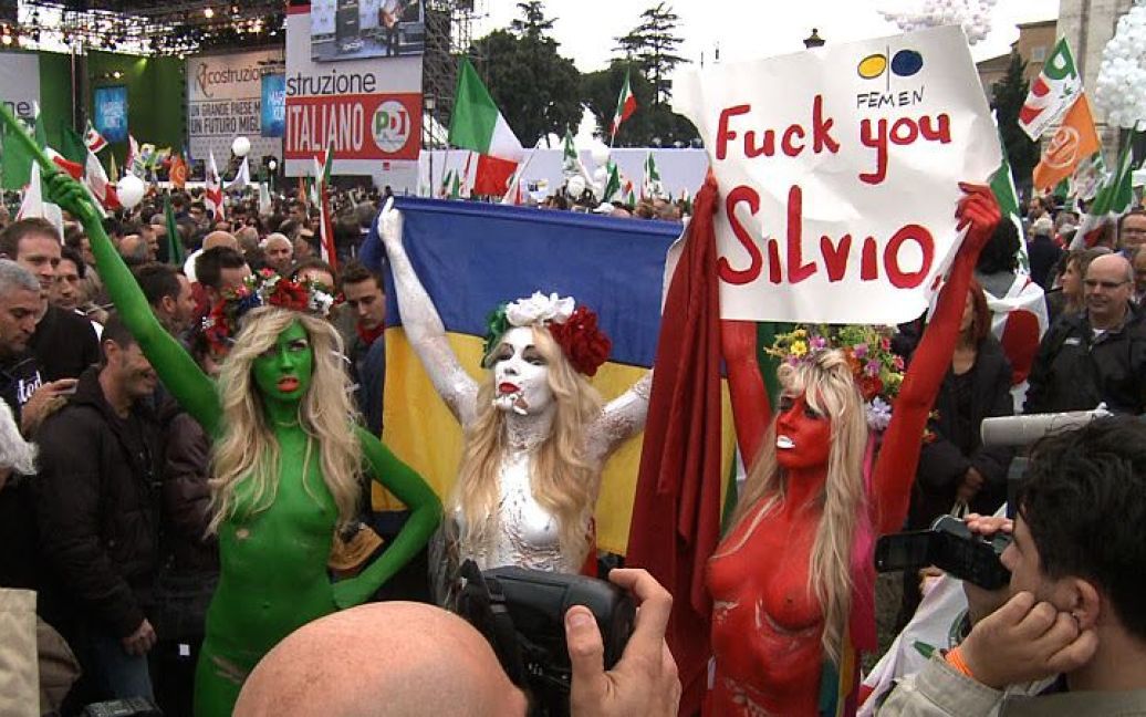 Активістки руху FEMEN провели в Римі акцію протесту "В ім&#039;я італійського народу" проти прем&#039;єра Італії Сільвіо Берлусконі. / © Жіночий рух FEMEN