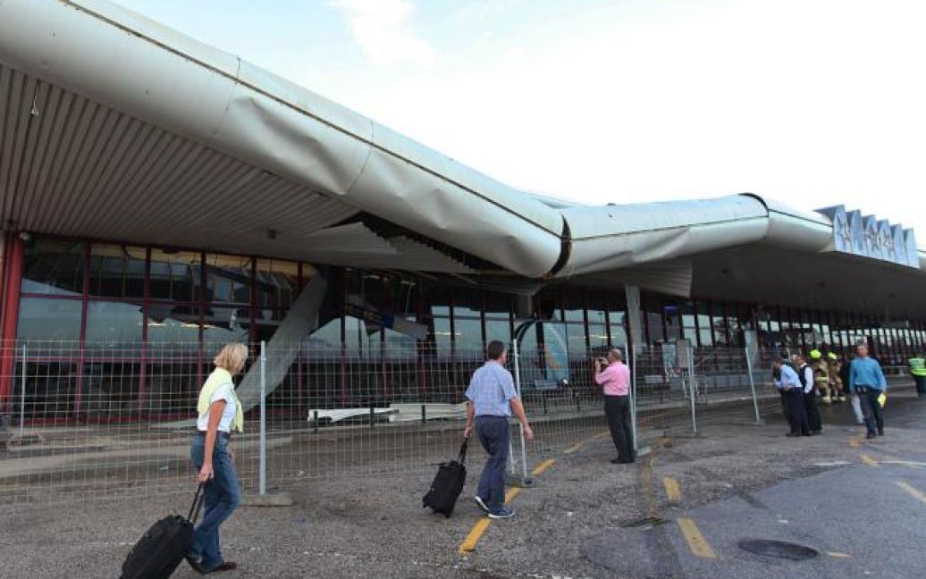 Шторм зірвав дах з другого за величиною аеропорту Португалії / © tvi24.iol.pt
