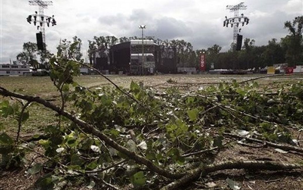 Потужний ураган пронісся над музичним фестивалем Pukkelpop в Бельгії / © 