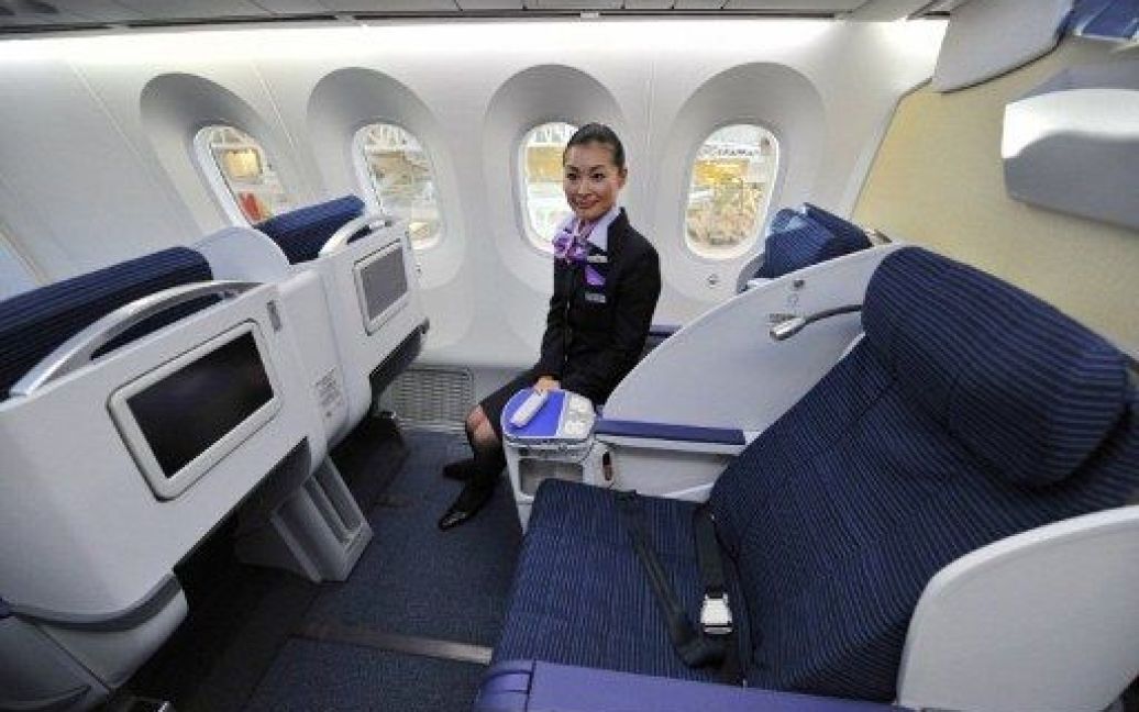 У свій перший комерційний рейс відправився "Лайнер мрії" Boeing-787 Dreamliner японської авіакомпанії All Nippon Airlines. / © AFP
