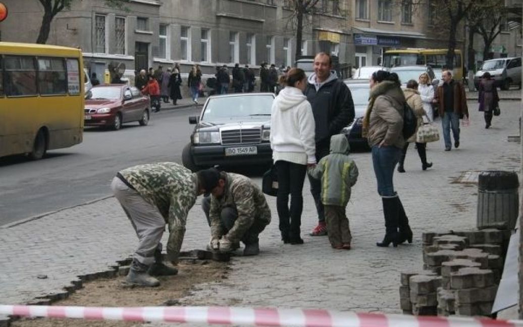 У Тернополі встановили тротуари з підігрівом / © gazeta.ua