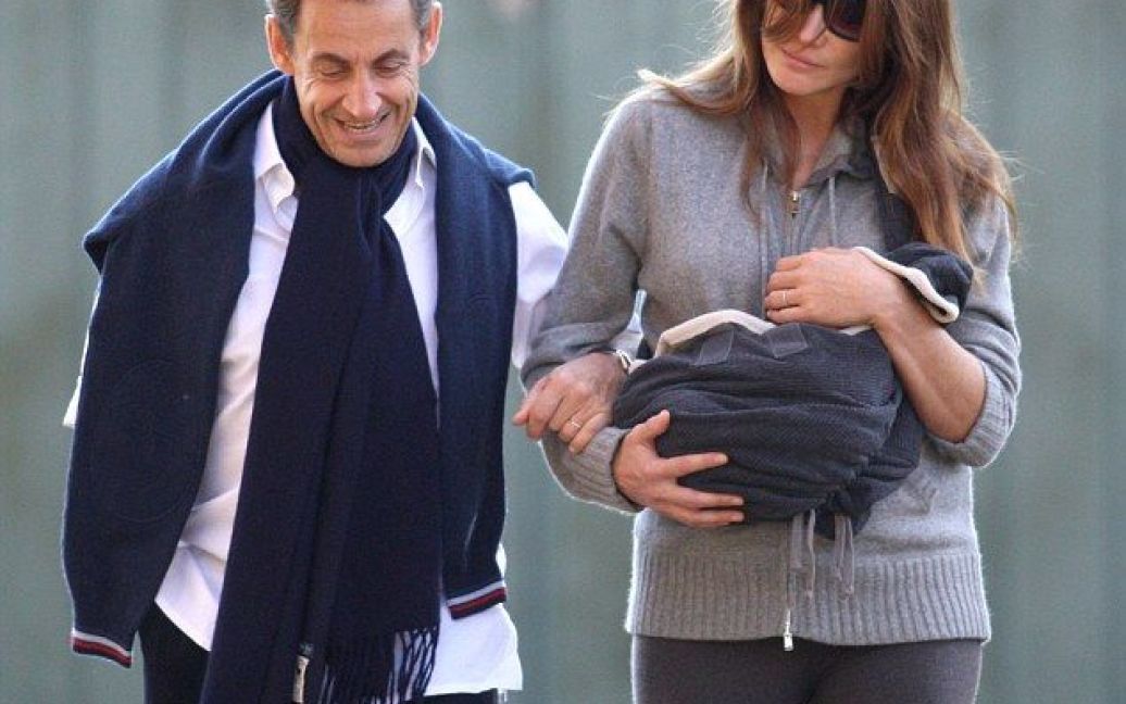Подружжя Саркозі з дочкою / © SplashNews