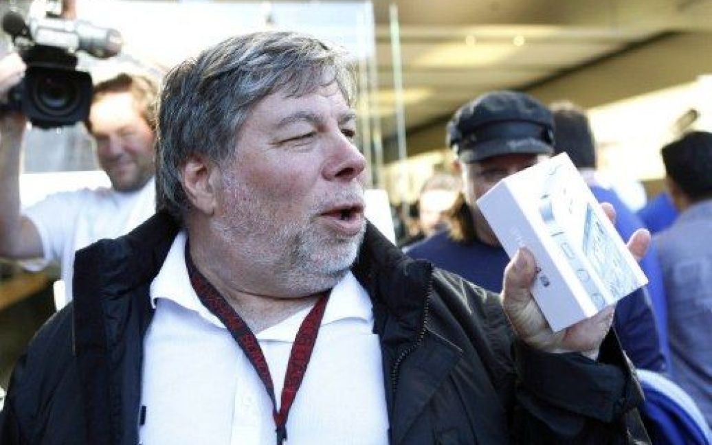 Співзасновник Apple Стів Возняк  провів ніч у черзі за новим iPhone / © AFP