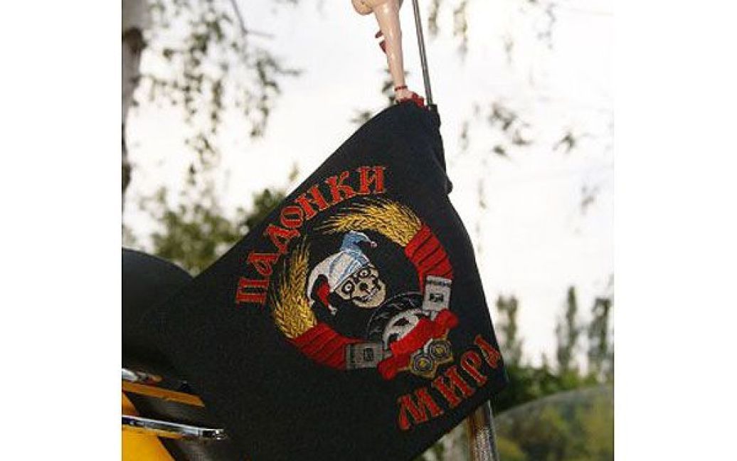 В Миколаєві сотні байкерів взяли участь у байкерському зльоті "Назад у дитинство-2011". / © УНІАН