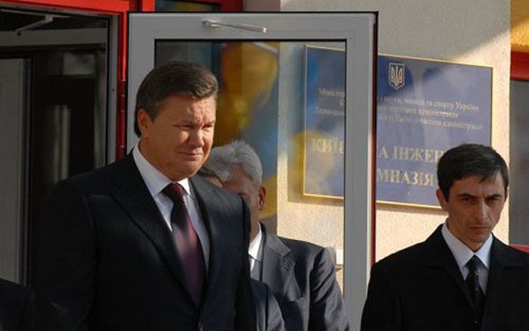 1 вересня президент України Віктор Янукович взяв участь у відкритті новозбудованої Київської інженерної гімназії. / © УНІАН