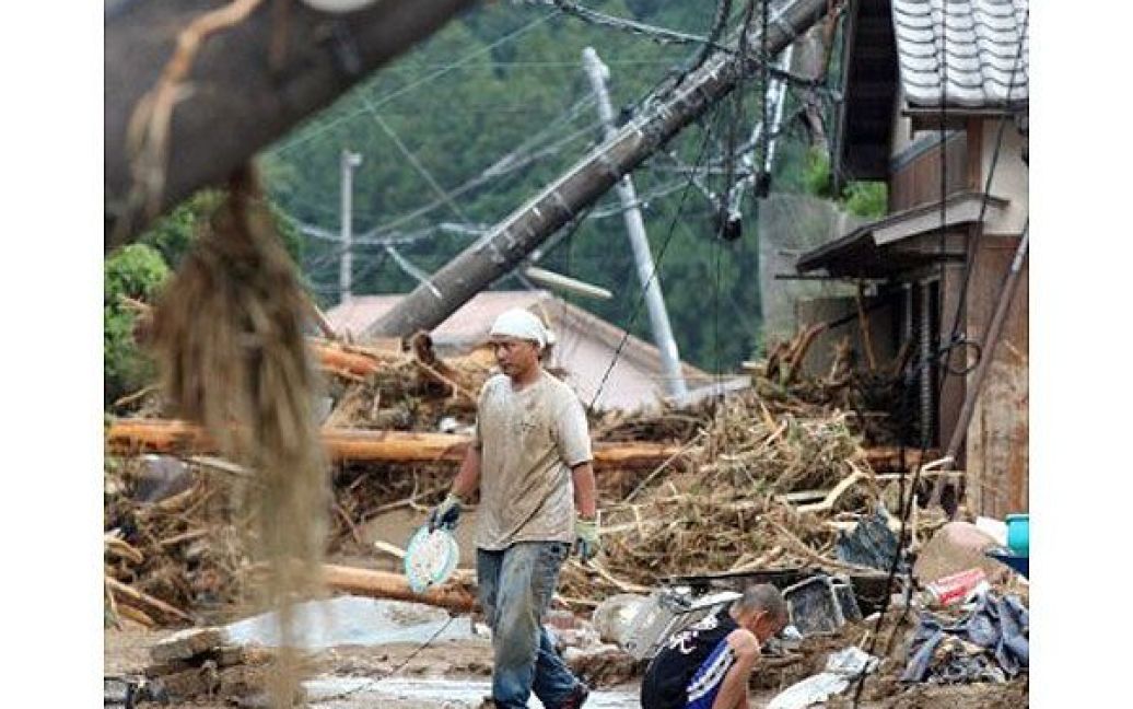 Тайфун "Талас" обрушився на південь Японії, десятки людей загинули і зникли безвісти / © AFP