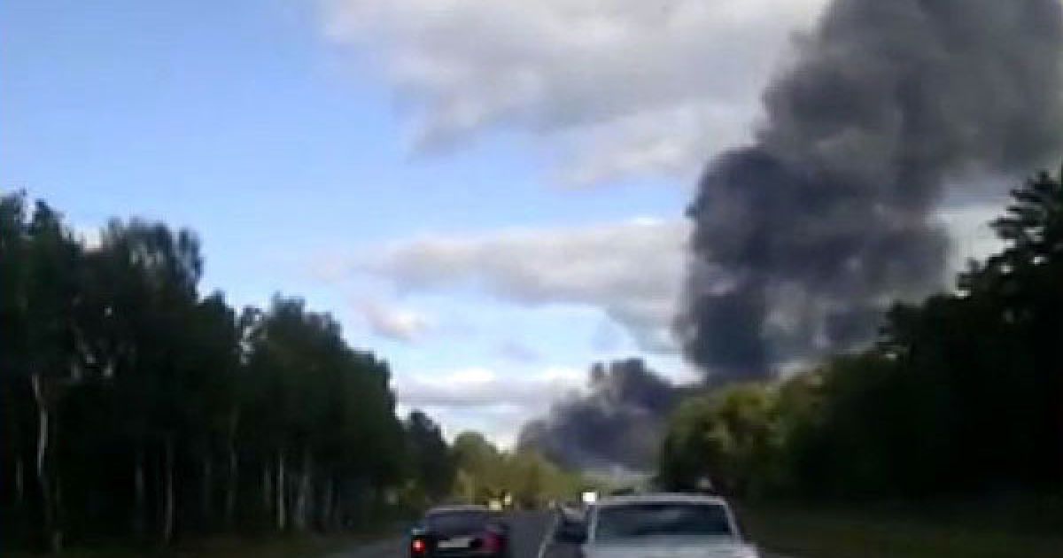Під Ярославлем сталась авіакатастрофа літака Як-42, в результаті якої загинула хокейна команда "Локомотив". / © ИТАР-ТАСС