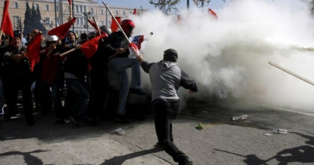 В Афінах сплахнули сутички між владою і мітингувальниками / © AFP