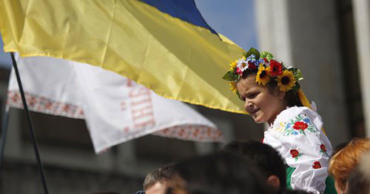 На Європейській площі в Києві з нагоди 20-річчя Незалежності України відбувся парад вишиванок. / © УНІАН