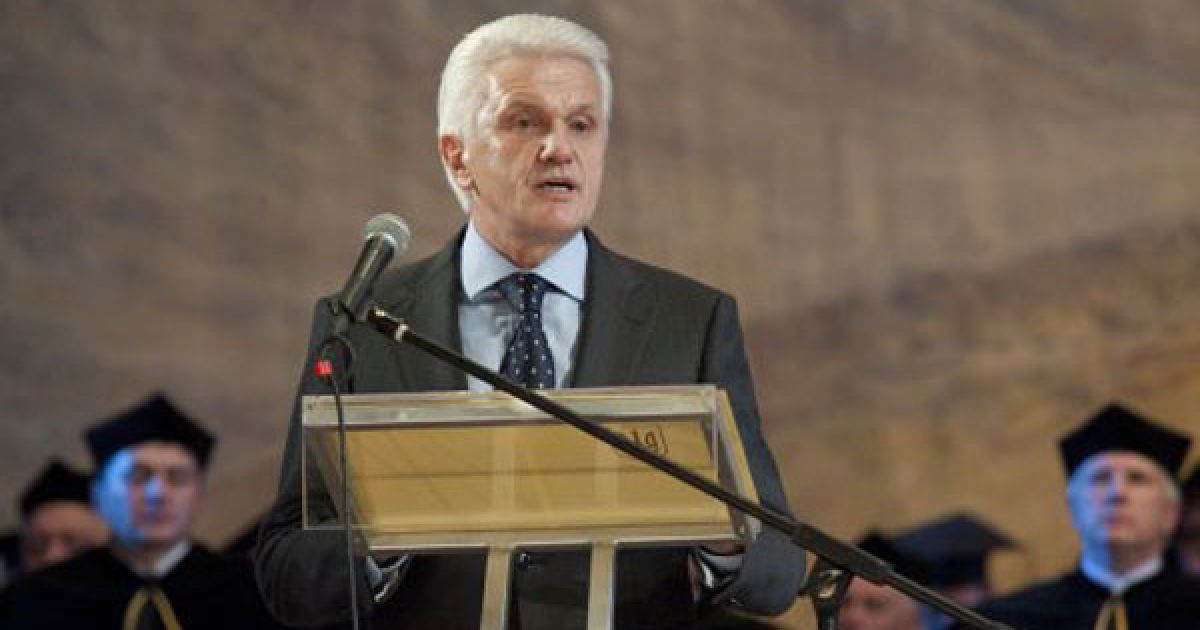 Литвин просить Азарова краще працювати над законами