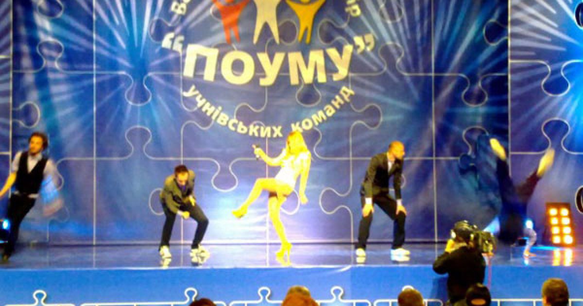 Білявка на "Бентлі", яка влаштувала резонансне ДТП у Монако, виявилася українською співачкою РІ і донькою відомого чиновника. / © ВКонтакте