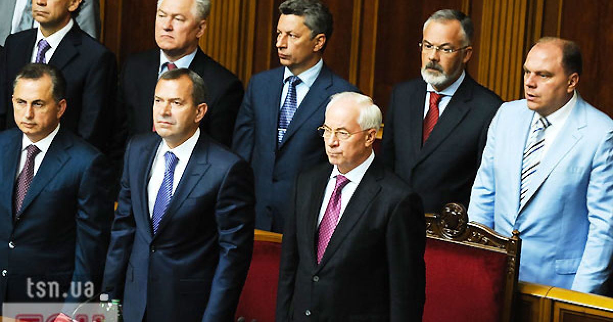 Народні обранці повернулись з літніх канікул і відкрили 9-ту сесію Верховної ради України шостого скликання.
