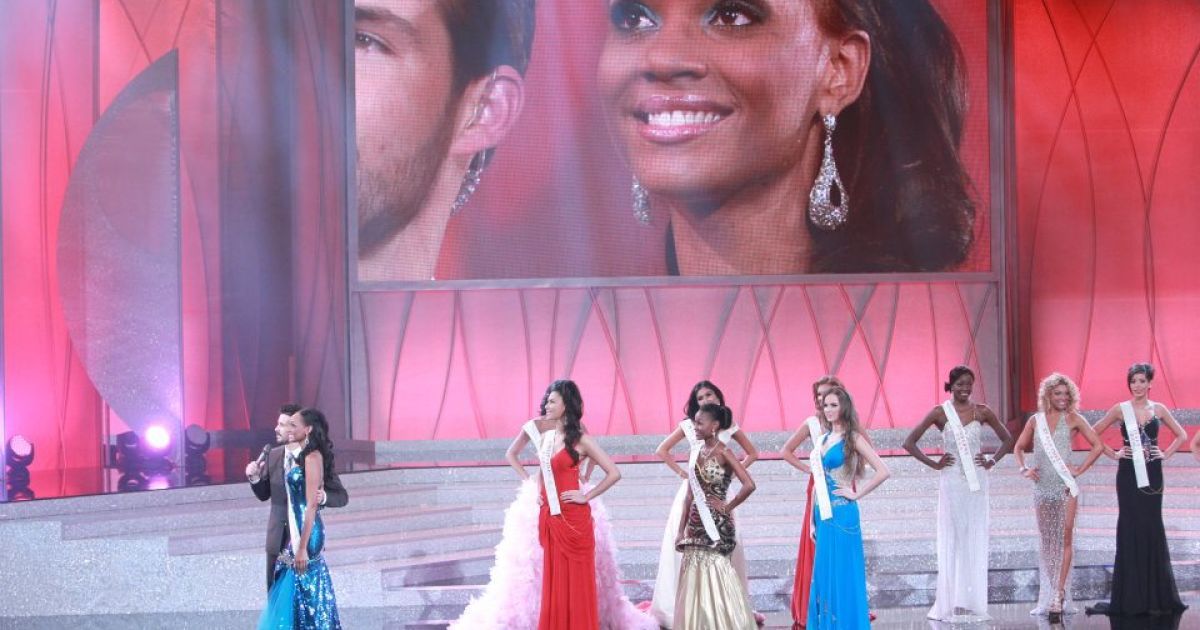 У конкурсі краси "Міс світу 2011" перемогла 21-річна красуня з Венесуели Івіан Лунасоль Саркос Кольменарес / © facebook.com/MissWorld