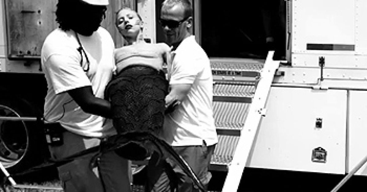 Епатажна співачка Lady Gaga постала у вигляді русалки для зйомок нового фешн-роліка.