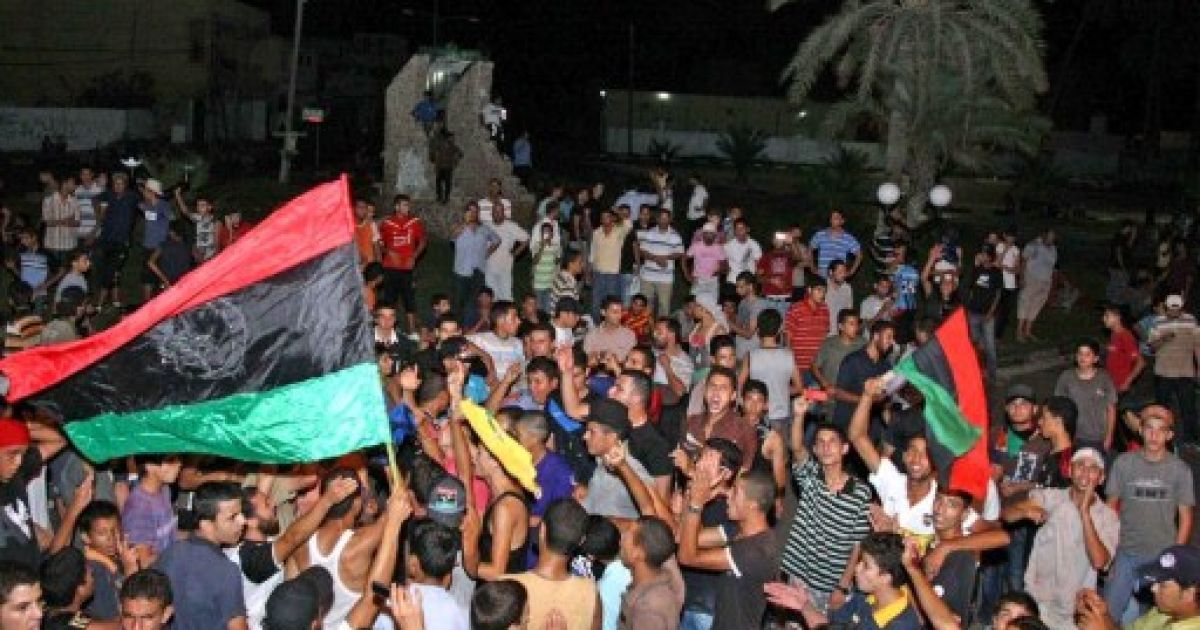 Наступ лівійських повстанців на Тріполі: захоплено більшу частину лівійської столиці, центральну площу міста і державне телебачення. / © AFP