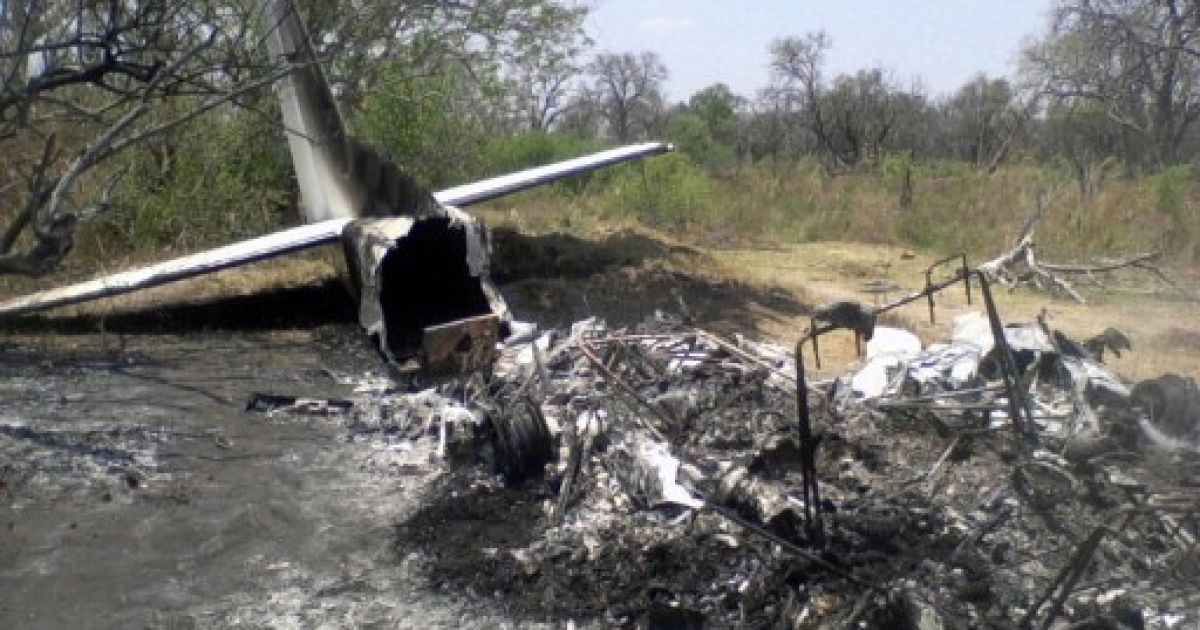 Ботсвана, Маун. Літак Cessna 208, який належав авіакомпанії Moremi Moremi Air Charters, розбився в дельті Окаванго (Ботсвана) незабаром після зльоту з аеродрому. В результаті авіакатастрофи загинули 4 громадянина Швеції, два француза, три британця, в тому числі пілот, чотири пасажири вижили. / © AFP