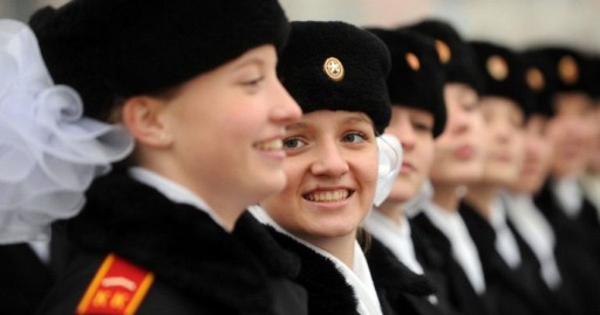 В Москві відбулась перша репетиція військового параду, який пройде 7 листопада на Красній площі. / © AFP