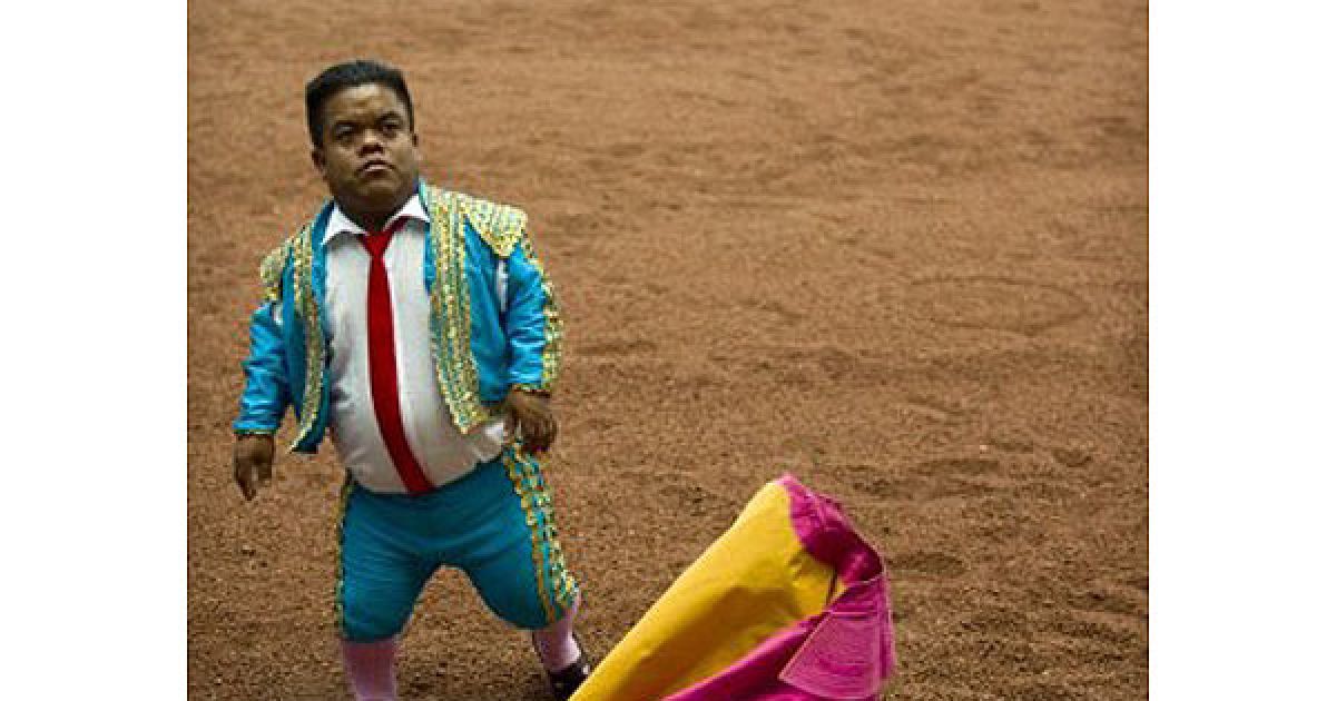 Родео-шоу від трупи карликів-матадорів у мексиканському місті Закатлан / © AFP