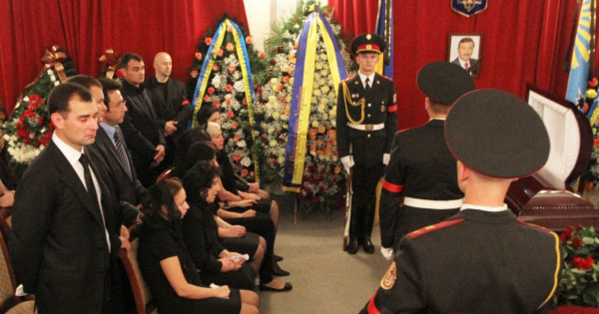 В Макіївці, в будівлі Театру юного глядача, відбулася громадянська панахида по прем&#039;єр-міністру Криму Василю Джарти / © Украинское Фото