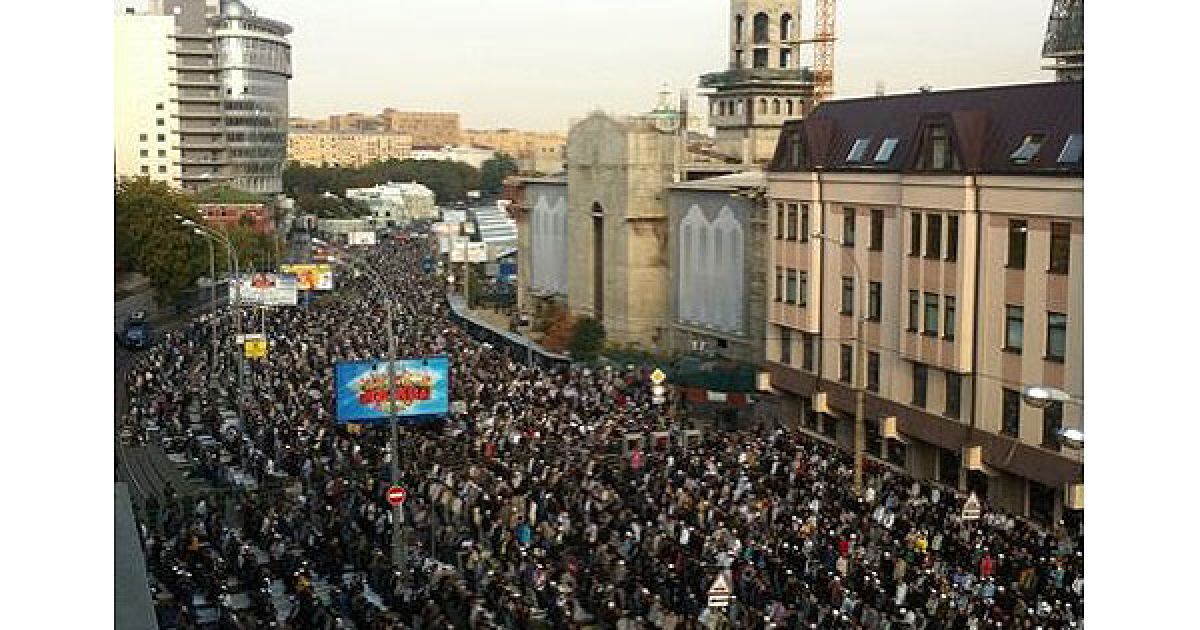 На свято Ураза-Байрам в Москві зібрались більше 50 тисяч мусульман / © Эхо Москвы