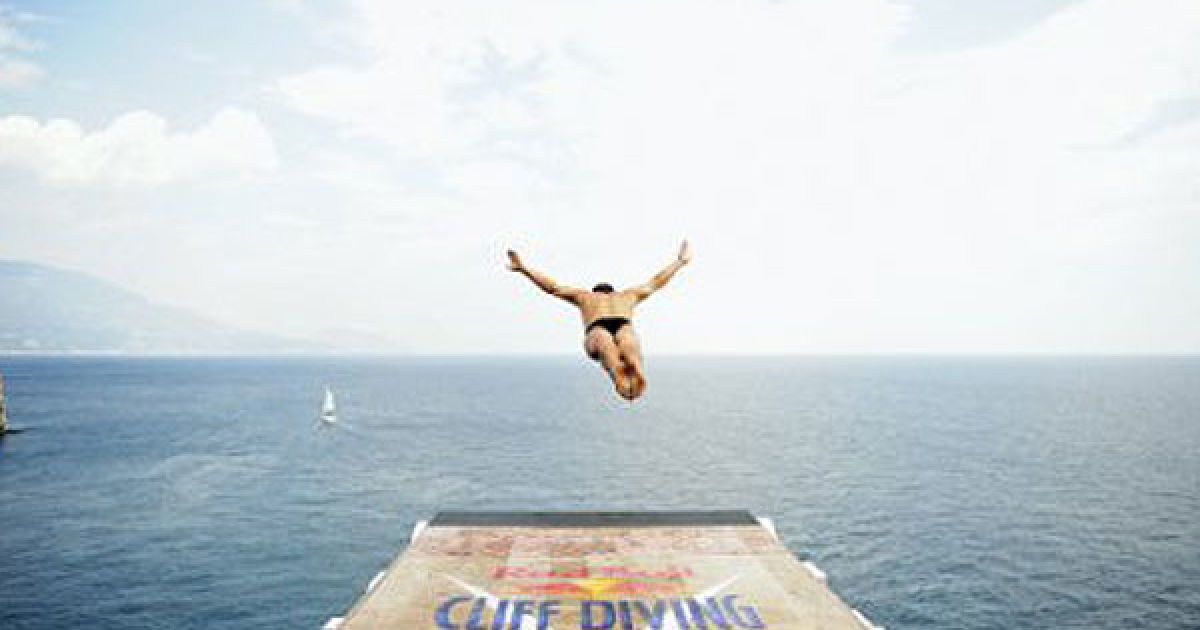 В Ялті вперше провели фінал престижної світової серії Red Bull Cliff Diving 2011. / © RedBullContentpool