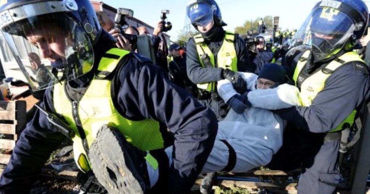 У Північній Ірландії спалахнули конфлікти між католиками і юніоністами