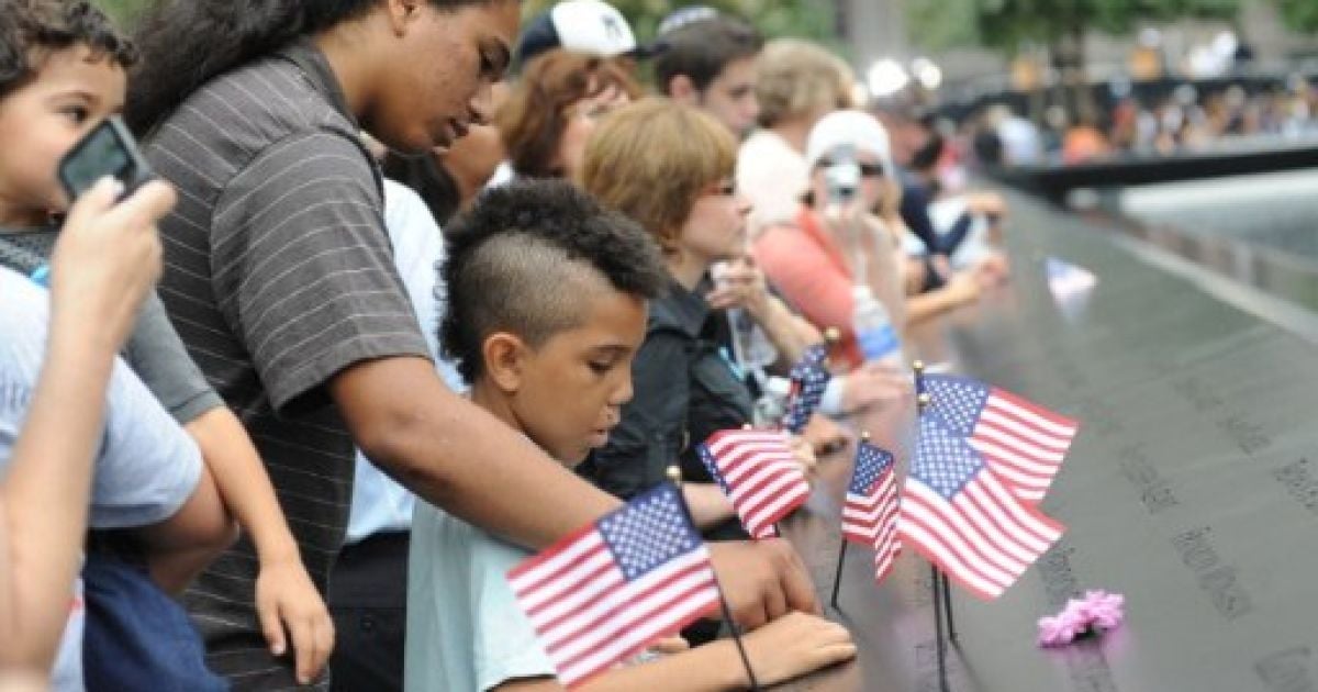 У США пройшли меморіальні церемонії, присвячені 10-й річниці терактів 9/11 у Нью-Йорку, Вашингтоні та Пенсільванії. / © AFP