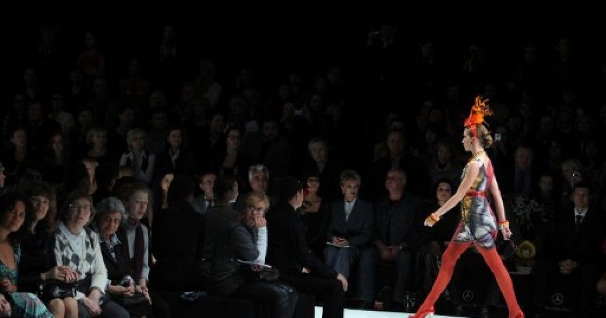 Ювілейний Mercedes-Benz Fashion Week Russia в Москві відкрив показ Слави Зайцева. / © AFP