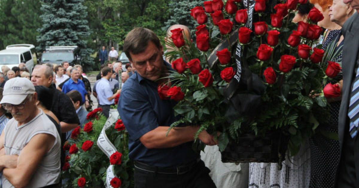 В Макіївці, в будівлі Театру юного глядача, відбулася громадянська панахида по прем&#039;єр-міністру Криму Василю Джарти / © Украинское Фото