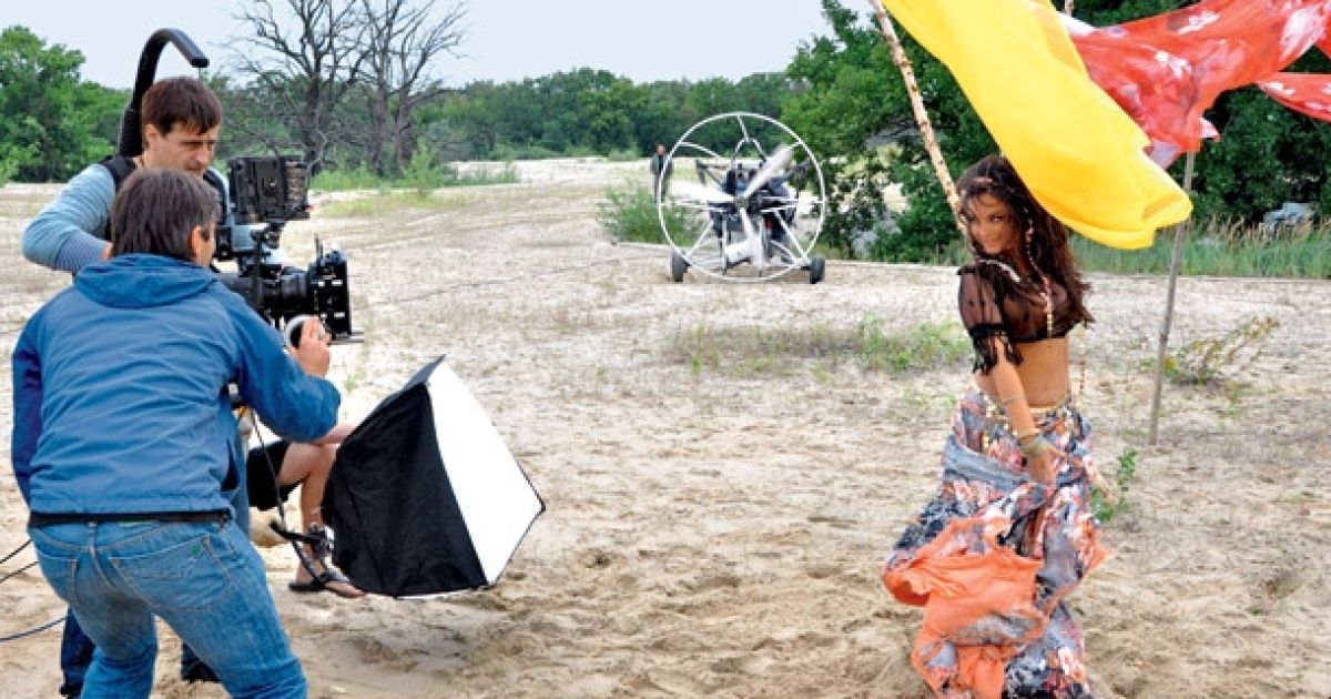 Співачка Наташа Корольова та її чоловік Тарзан провели зйомки спільного кліпу на пісню "Не відпускай мене зі своїх рук" / © 7 дней