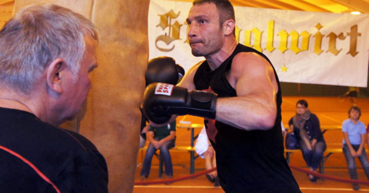 Чемпіон світу у надважкій вазі за версією WBC Віталій Кличко почав фінальну стадію підготовки до бою з Томашем Адамеком. / © Klitschko / Facebook